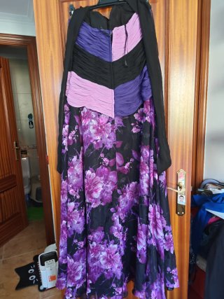 Vestido de fiesta morado y negro