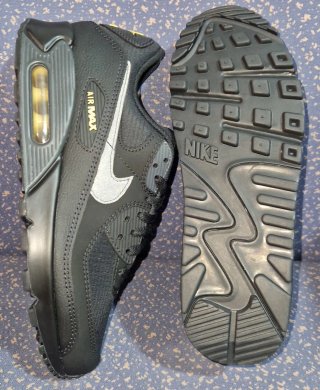 Zapatillas Nike Air Max 90 "Black Buff Gold"