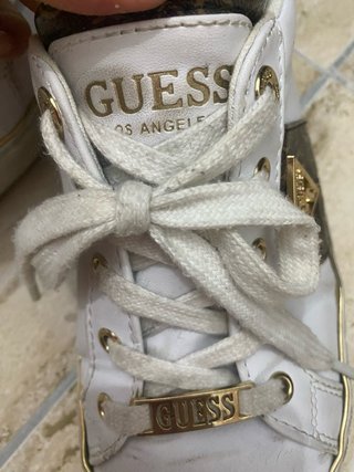 Zapatillas Guess Blancas y Marrones