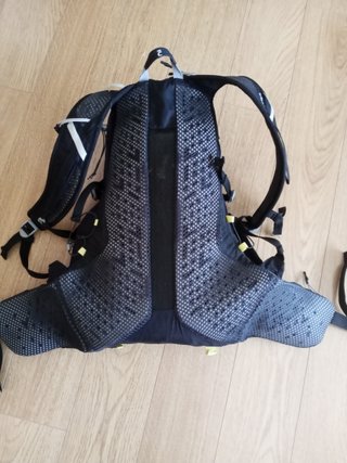 Mochila Montaña 17L Quechua Negra