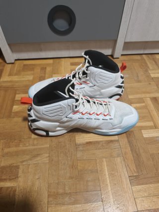 Zapatillas Baloncesto - Talla 46 EU