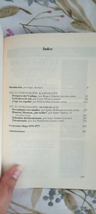 Los premios Hugo 1976-1977 Gran Super ficción