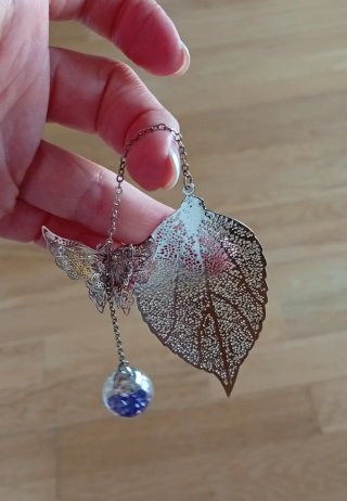 Marcapáginas hecho a mano. Mariposa Hoja Flor