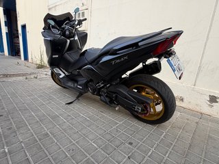 Yamaha TMAX 530 DX Negra