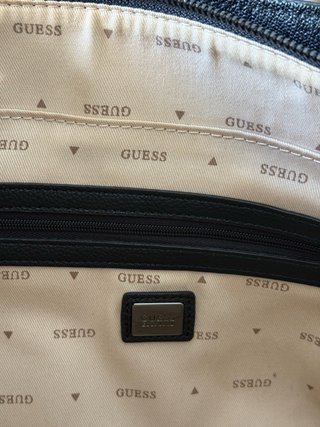Bolso Guess Negro con Logo