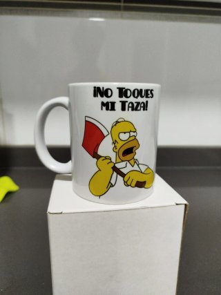 Taza Homer Simpson con hacha