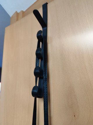 Perchero negro nuevo a estrenar