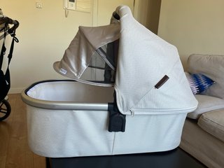 Capazo Uppababy Vista v2