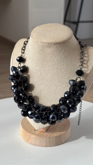 Collana donna con ciondoli neri