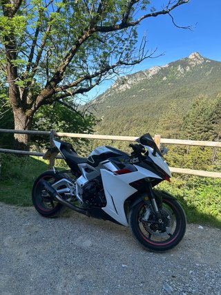 Zontes 703rr Moto Deportiva (se sigue usando)