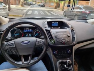 Ford Kuga 2016 (30 diciembre)