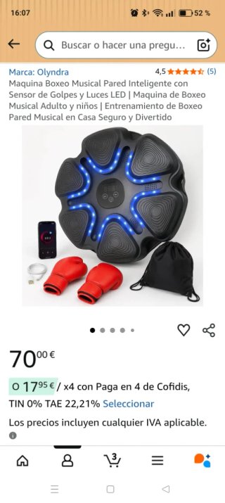 Máquina de boxeo con guantes
