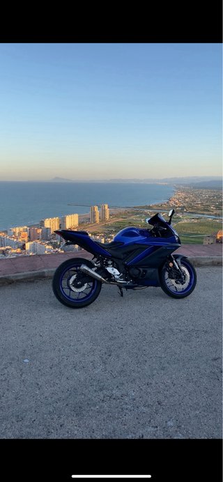 Moto Yamaha YZF-R3 2022 | 13.000 km |