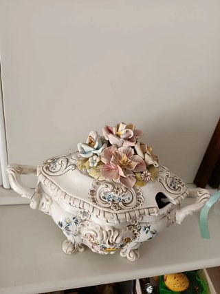 Zuppiera vintage decorata fiori