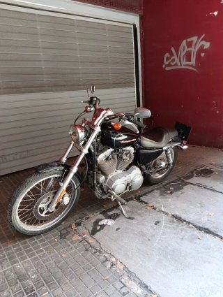 Harley Davidson sportster 883 custom