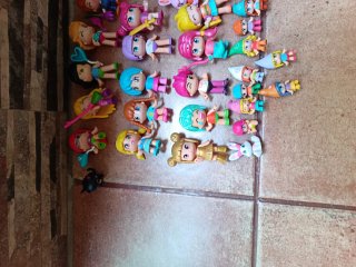 Lote de muñecas Pinypon y accesorios
