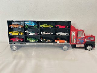 Camión Transportador con 24 Coches de Juguete