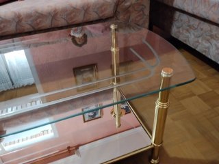 Mesa de centro cristal y metal dorado