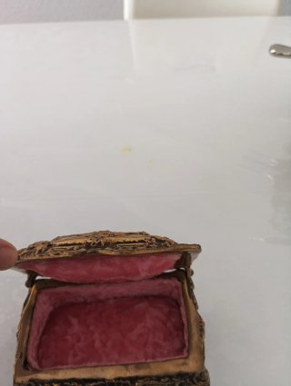 Cofre joyero vintage dorado y rosa
