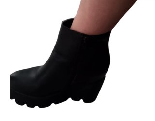 Stivaletti neri con zeppa e zip