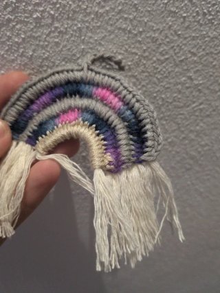Decorazione arcobaleno uncinetto