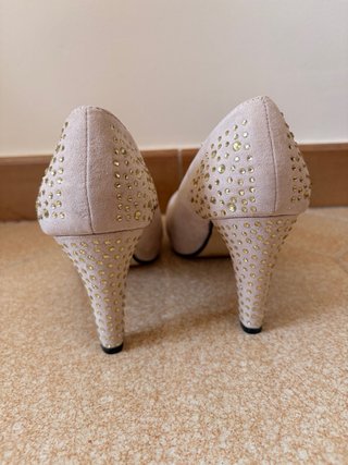 Scarpe con tacco beige e oro Tg 38