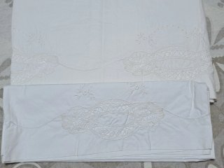 Juego Sábanas y Fundas Almohada Bordadas