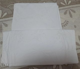 Juego Sábanas y Fundas Almohada Bordadas