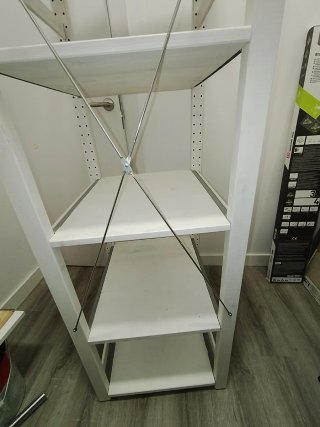 Mueble Estantería de madera pintado el blanco IKEA
