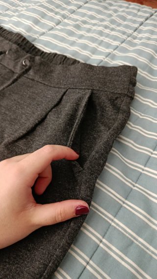 Pantalones grises tobilleros de goma Talla M