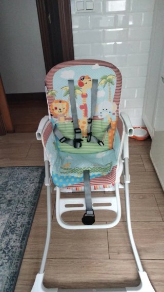 Trona infantil con bandeja y estampado de animales
