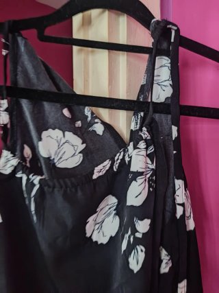 Mono corto floral negro y blanco