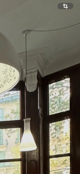 Lámpara colgante de cristal y madera
