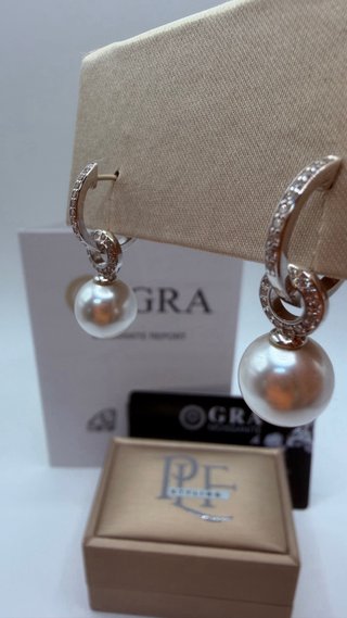 Orecchini Perla Vera d'Acqua e Micro Moissanite
