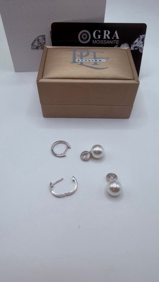 Orecchini Perla Vera d'Acqua e Micro Moissanite