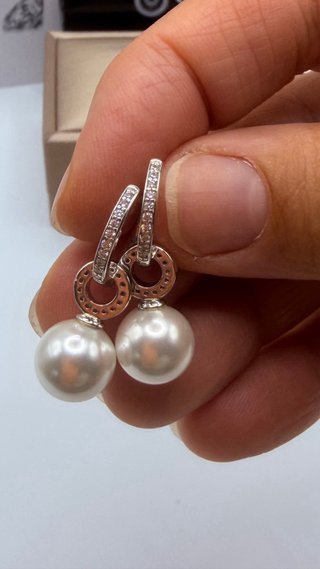 Orecchini Perla Vera d'Acqua e Micro Moissanite