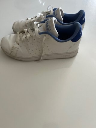 Zapatillas Adidas Blancas y Azules