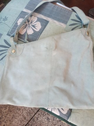 Borsa Carpisa blu con dettagli oro