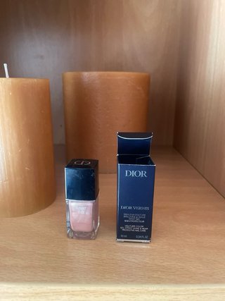 PintaUñas Dior coral suave color de temporada