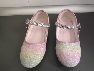 Zapatos tacón brillantina talla 28