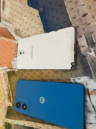 Lotto 3 telefoni rotti Huawei e Motorola