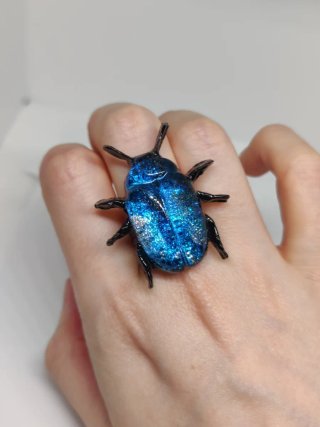 Anillo Escarabajo Azul Brillante