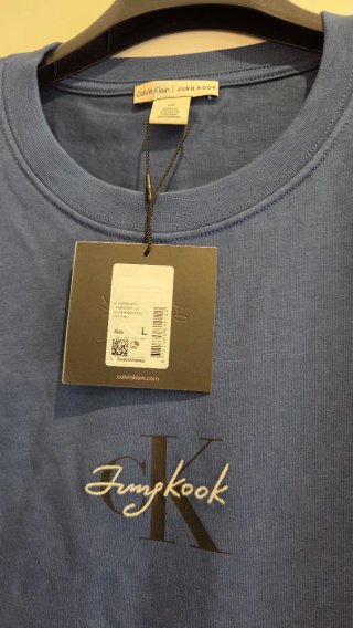 Camiseta Calvin Klein x Jung Kook Azul Talla L
