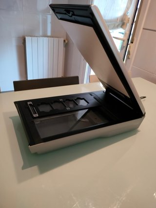 Canon CanoScan 9000F Mark II  Escanea diapositivas