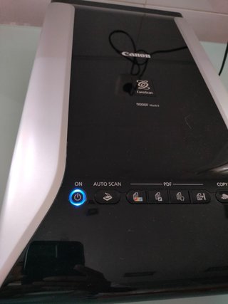 Canon CanoScan 9000F Mark II  Escanea diapositivas