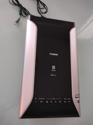 Canon CanoScan 9000F Mark II  Escanea diapositivas