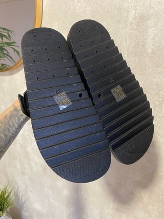 Sandalias negras con velcro
