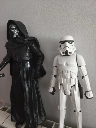 Figuras Star Wars Kylo Ren y Stormtrooper