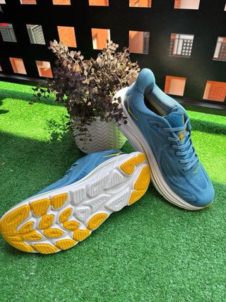 Hoka Clifton 10 Azul y Amarillo