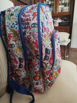 Mochila escolar con estampado divertido